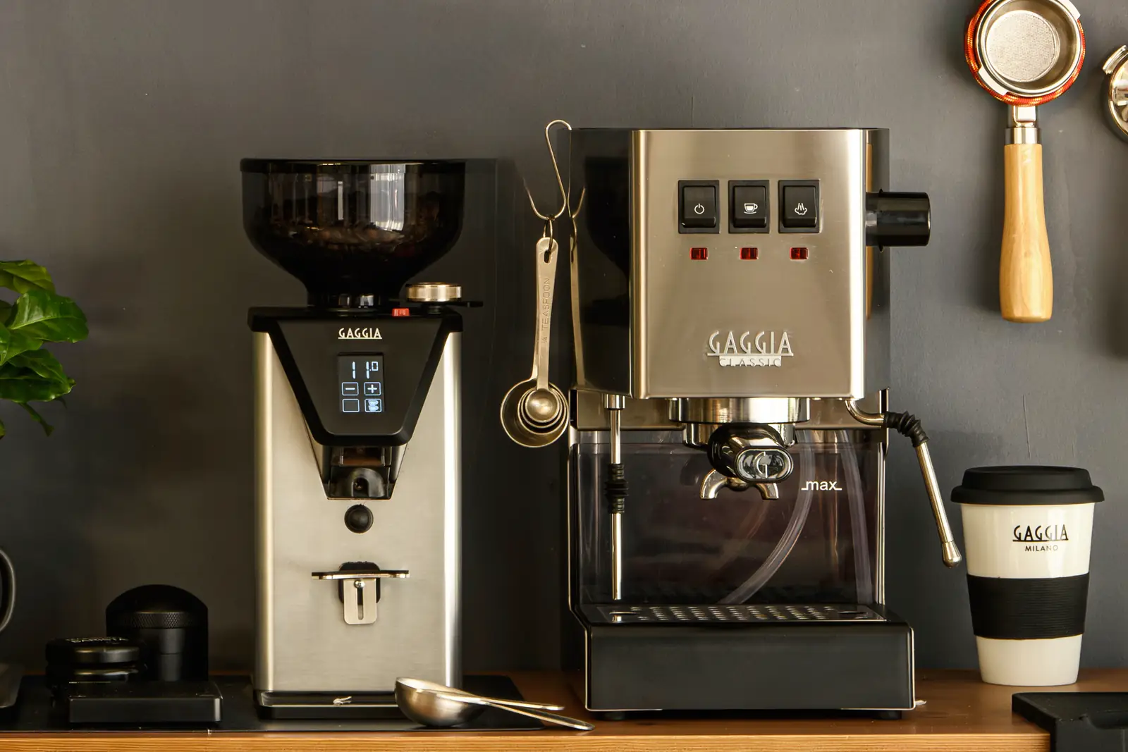 Gaggia Classic Pro E24 Espresso Machine